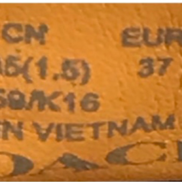 Coach Flats - Picture 5 of 9